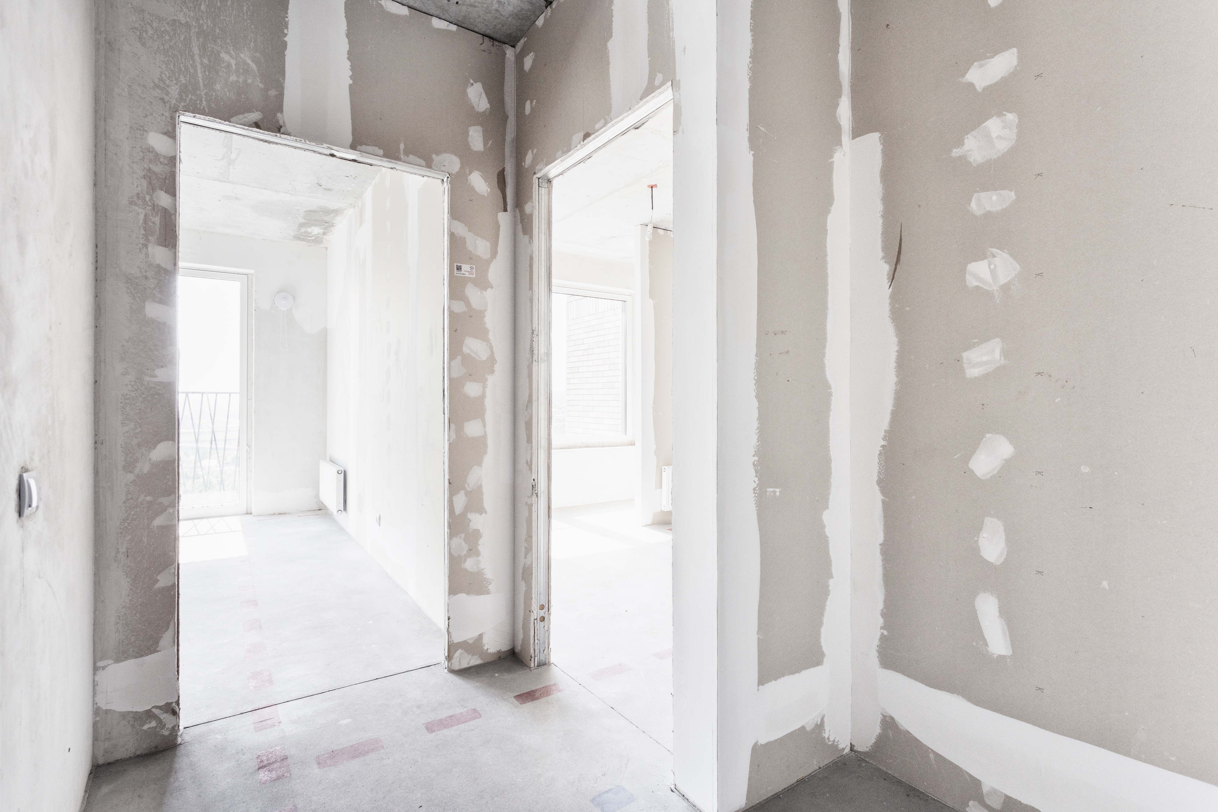 Interior,Of,The,Apartment,Without,Decoration,In,Gray,Colors.,Rough